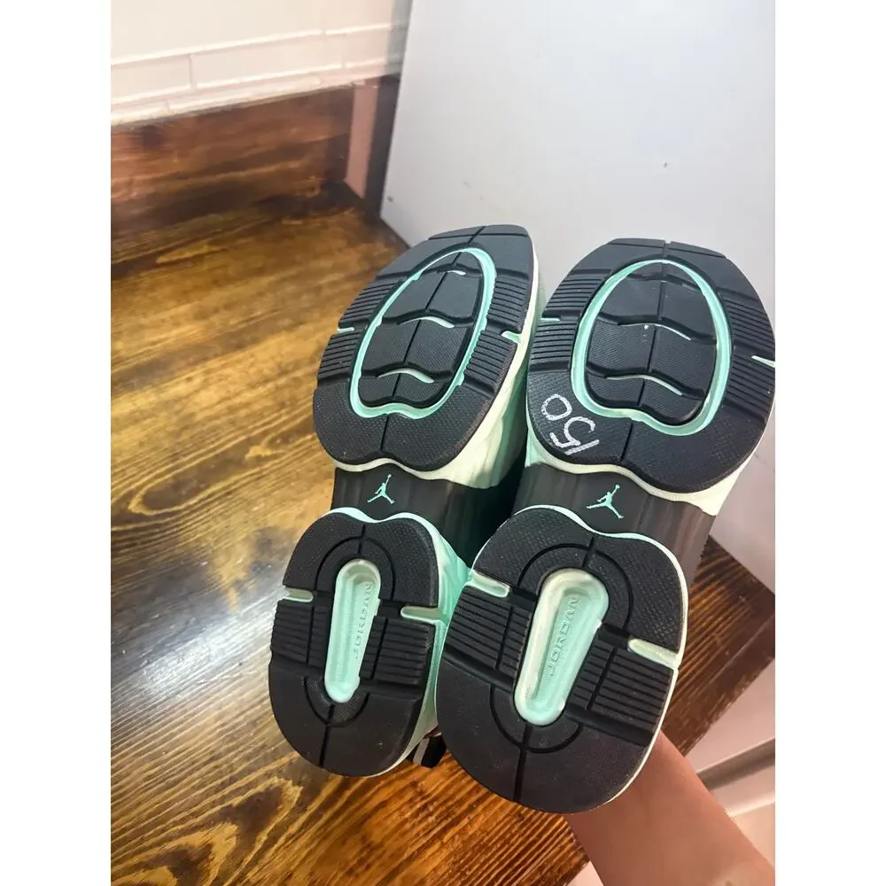 Jordan’s teal and black sneakers size 7Y